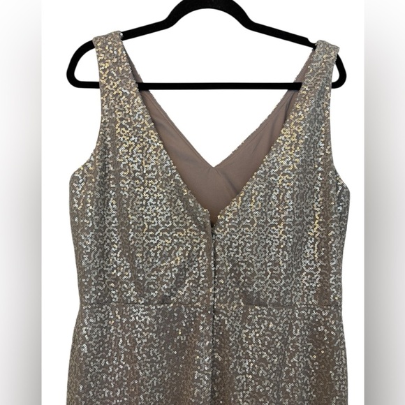 Morilee Madeline Gardner Long V Neck Silver Sequin Gown Maxi Size 18 Plus Size - Picture 4 of 8